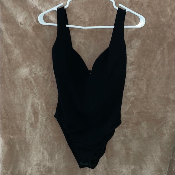 Boohoo Black Deep V-neck Bodysuit - Picture 3 of 6